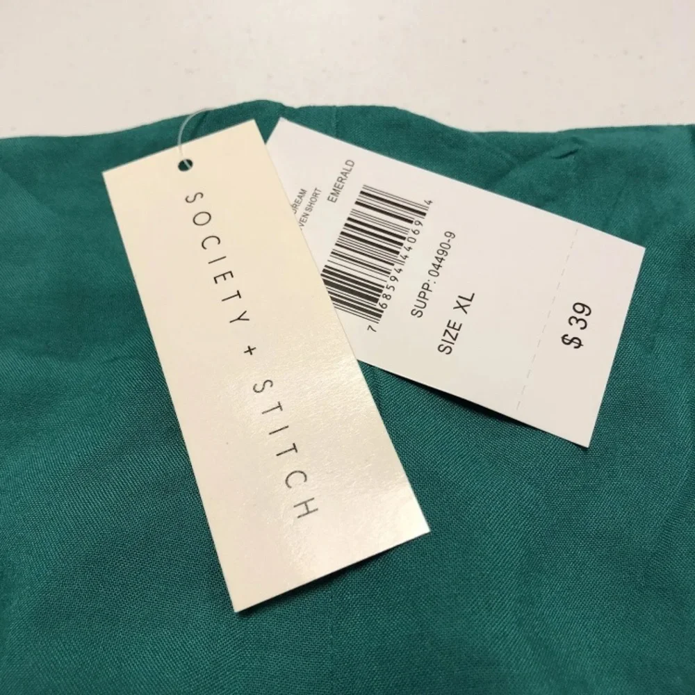 NWT SOCIETY + STITCH Women’s Emerald Green Solid Woven Shorts (see Descriptions)